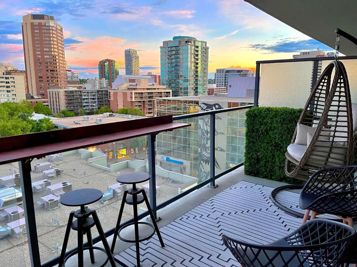 Luxury Dt, 2 Bedroom Deal, Private Balcony, Full Kitchen, Gym - Free Parking YYC Exterior foto